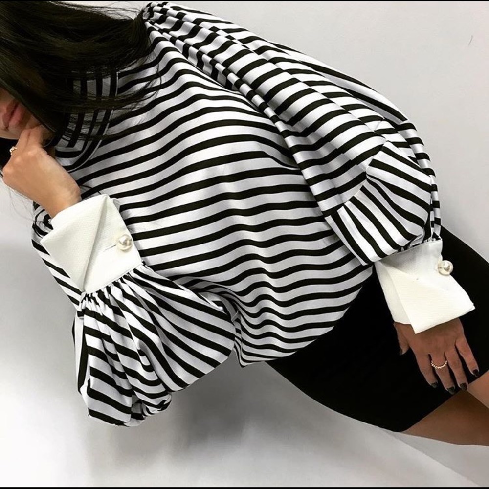 White and black casual blouse